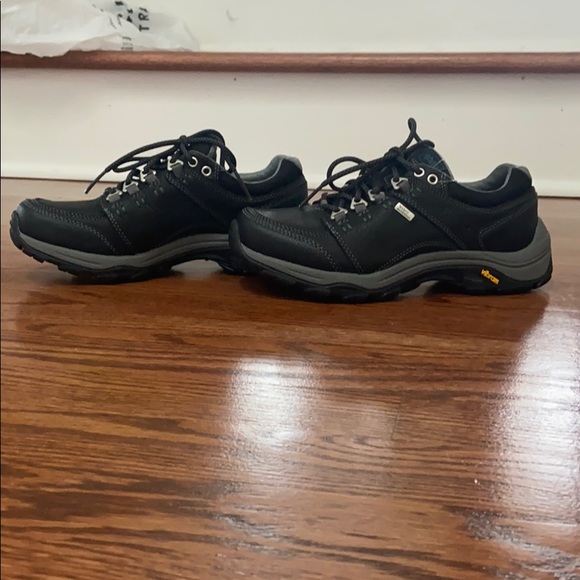 NWOT women's ahnu montara iii fg event waterproof - Picture 3 of 8